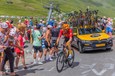 Col du Tourmalet, Fransa: Jonas Abrahamsen Pyerenees dağlarındaki Col du Tourmalet yoluna çıktı..