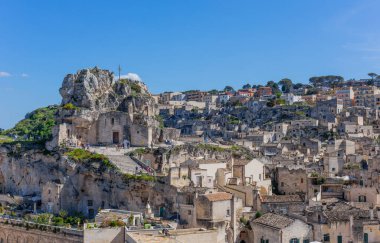 Matera, İtalya - Eski Matera kasabası (Sassi di Matera), Basilicata, güney İtalya. Tarih öncesi mağara evleri