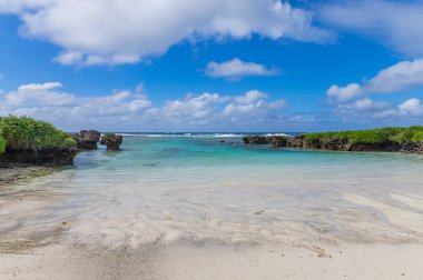 Vanuatu 'daki Efate Adası' nda sahil, Port Vila yakınlarında. Doğu kıyısında ünlü bir plaj.