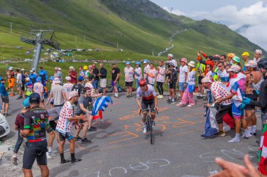 Col du Tourmalet, Fransa: Axel Zingle Pyerenees dağlarındaki Col du Tourmalet yoluna çıktı..