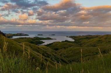 Günbatımında Nacula adasının en üst görüntüsü, Yasawa adası grubu, Fiji, Güney Pasifik adaları