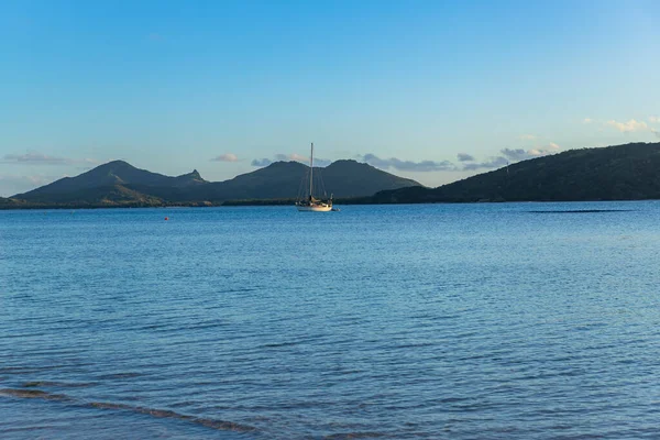 Nacula Fidschi Boote Traumhaften Blauen Lagunenstrand Der Yasawa Insel Fidschi — Stockfoto