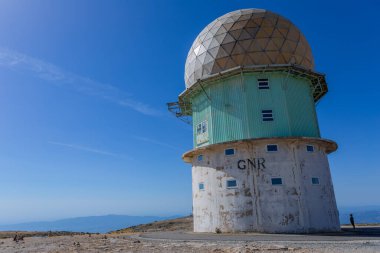 Serra da Estrela, Portekiz: Torre 'deki insan ve Portekiz' in en yüksek noktası olan altın kuleye sahip kuleler