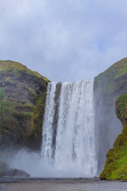 Skogar İzlanda: Güney İzlanda 'da Skogafoss şelalesi