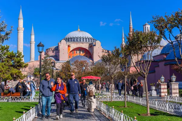 Istanbul Turquie Vue Parc Sultan Ahmet Devant Grande Mosquée Sainte Images De Stock Libres De Droits