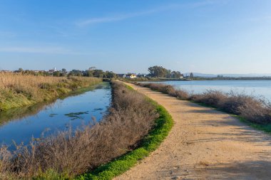 Tagus sabahı, Moita 'da, Lizbon, Portekiz yakınlarında.