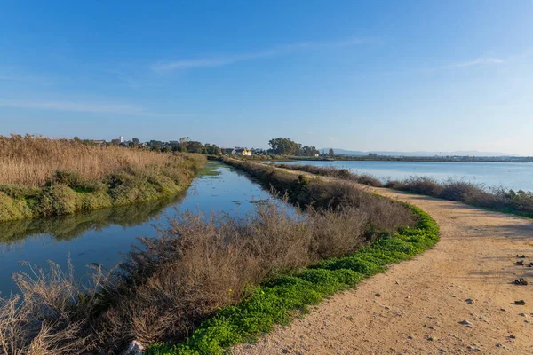 Tagus sabahı, Moita 'da, Lizbon, Portekiz yakınlarında.