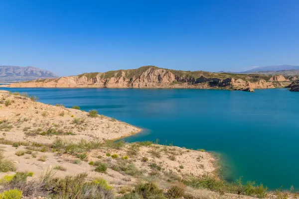 西班牙安达卢西亚格拉纳达省Sierra Baza的Negratin湖水库 免版税图库图片