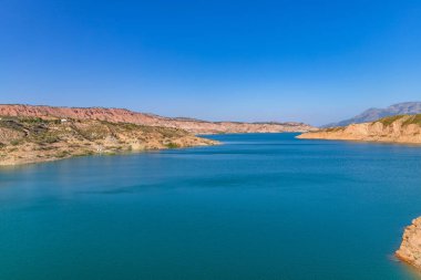 Negratin Gölü rezervuarı, Sierra de Baza, Granada ili, Endülüs, İspanya