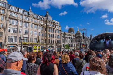 Porto, Portekiz: Portekiz 'in Porto şehrinde 25 Nisan' ın kutlama ve protestosu