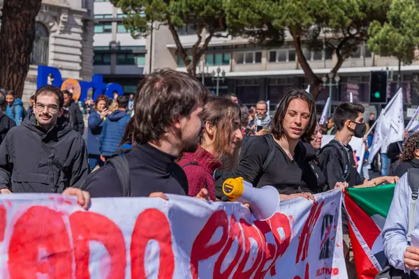 Porto, Portekiz: 1 Mayıs 'ın Kutlaması ve Protestosu Portekiz' de, İşçi Bayramı 'nda, Porto, Portekiz' de