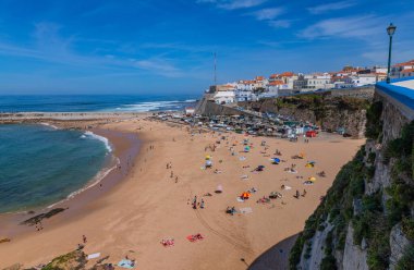 Sintra, Portekiz: Praia dos Pescadores, Mafra, Portekiz sahillerindeki insanlar