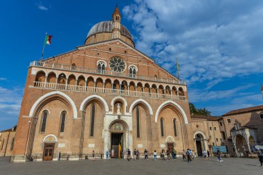 Padua, İtalya: Padua 'lı Aziz Anthony Kilisesi. Kuzey İtalya, Padua 'daki Roma Katolik Kilisesi ve küçük bazilika
