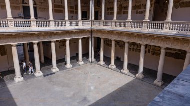Padua, İtalya: Palazzo Bo (Bo Palace) bahçesi, 1539 yılında İtalya 'nın Padua şehrinde Padova Üniversitesi' nin tarihi yapı evi.