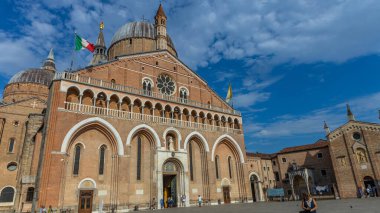 Padua, İtalya: Padua 'lı Aziz Anthony Kilisesi. Kuzey İtalya, Padua 'daki Roma Katolik Kilisesi ve küçük bazilika