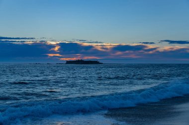 Portekiz, Caminha 'daki Praia de Moledo ve Insua Kalesi manzarası