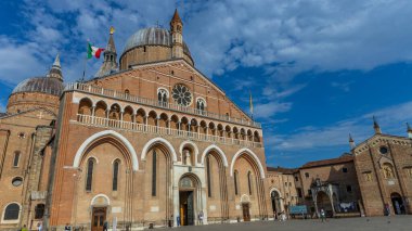 Padua, İtalya: Padua 'lı Aziz Anthony Kilisesi. Kuzey İtalya, Padua 'daki Roma Katolik Kilisesi ve küçük bazilika