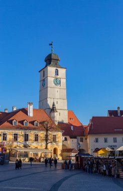 Sibiu, Romanya: Sibiu 'nun tarihi merkezindeki Eski Kent Meydanı 14. yüzyılda inşa edildi. Romanya