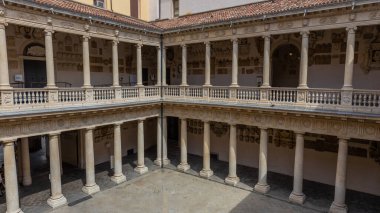 Padua, İtalya: Palazzo Bo (Bo Palace) bahçesi, 1539 yılında İtalya 'nın Padua şehrinde Padova Üniversitesi' nin tarihi yapı evi.