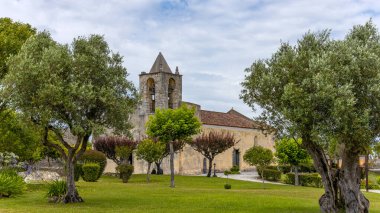 Montemor o Velho, Portekiz: Portekiz 'in Montemor-o-Velho kentindeki kalede Santa Maria de Alcacova Kilisesi