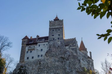 Transilvanya 'dan Drakula' nın Bran Kalesi. Drakula Şatosu olarak bilinen Bran Kalesi Romanya 'nın en ünlü kalelerinden biridir..