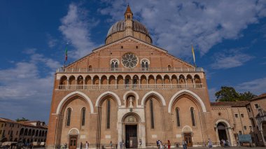Padua, İtalya: Padua 'lı Aziz Anthony Kilisesi. Kuzey İtalya, Padua 'daki Roma Katolik Kilisesi ve küçük bazilika