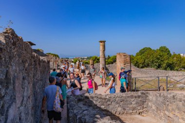 Pompei, İtalya: bir şehrin kalıntıları. Pompeii, M.S. 79 yılında Vesuvius Dağı 'nın patlaması sonucu ölen antik bir Roma şehridir..