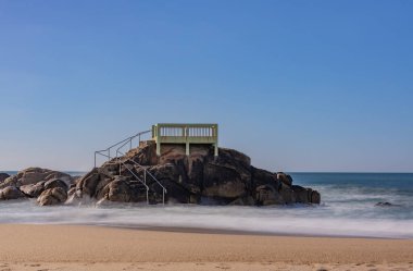 Portekiz 'in kuzeyinde, Vila do Conde' de, Olinda plajında uzun süre açık kalmış.