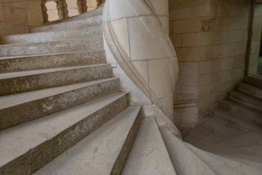 Chambord, Fransa: Chambord Şatosu 'na dönen sarmal adımlar. Chambord Loire Vadisi 'ndeki en büyük şatodur ve 1519-1547 yılları arasında I. Francis için bir av sarayı olarak inşa edilmiştir.
