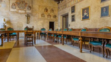 Padua, İtalya: İtalya 'nın Padua Üniversitesi' ndeki Bo Sarayı 'nda toplantı salonu