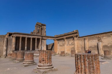 Pompei, İtalya: bir şehrin kalıntıları. Pompeii, M.S. 79 yılında Vesuvius Dağı 'nın patlaması sonucu ölen antik bir Roma şehridir..