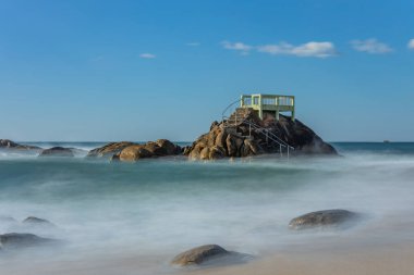 Portekiz 'in kuzeyinde, Vila do Conde' de, Olinda plajında uzun süre açık kalmış.