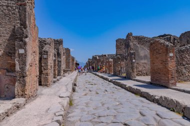 Pompei, İtalya: bir şehrin kalıntıları. Pompeii, M.S. 79 yılında Vesuvius Dağı 'nın patlaması sonucu ölen antik bir Roma şehridir..