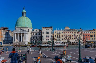 Venedik, İtalya: Venedik, İtalya 'da San Simeone Piccolo Kilisesi. Giovanni Antonio Scalfarotto tarafından 1738 yılında inşa edilmiştir..