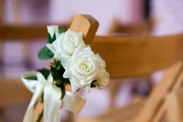 Cadeiras Madeira Com Decoração Floral Loft Interior Decorações Casamento — Fotografia de Stock