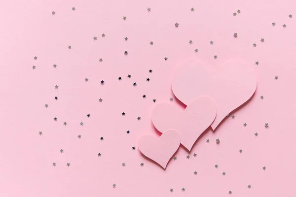 Три Розовых Бумажных Сердца Поздравительная Открытка Нежная Сцена Макета Вечеринки — стоковое фото