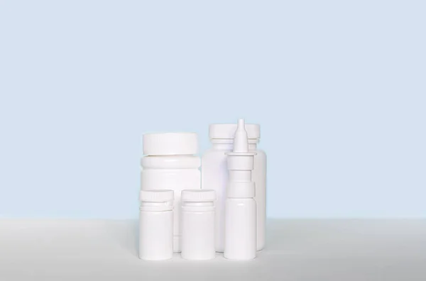 Set Diferentes Frascos Medicina Blanca Frascos Pastillas Sin Diseño Etiqueta —  Fotos de Stock