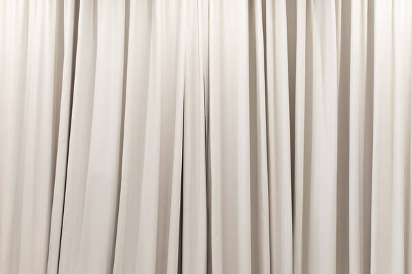 Белый занавес, который опустился как прямая линия. Фон для вставки текста, пустые места