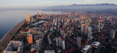 Batum Şehri, Georgia 'nın insansız hava aracı panoramik görüntüsü..