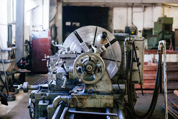 金属加工工場でのレイテ — ストック写真