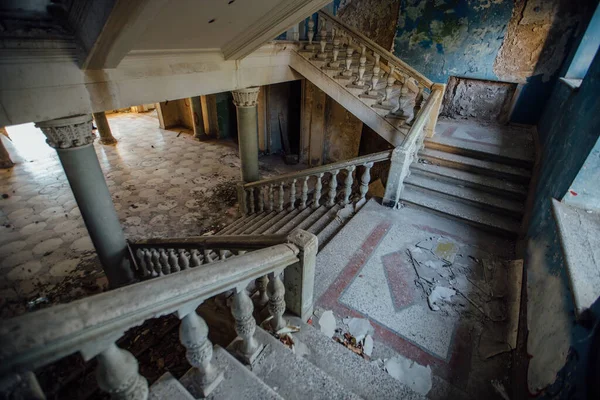 Vintage Decorated Staircase Abandoned Mansion — Stock Photo, Image