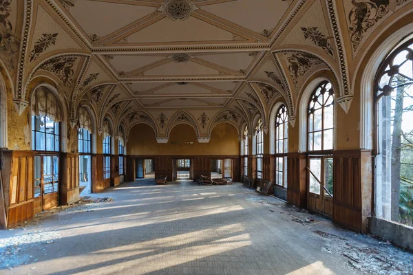 Large Hall Abandoned Building Gothic Style — Fotografia de Stock