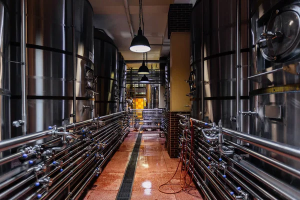 Современный Ремесленный Пивоваренный Завод Линия Производству Пива — стоковое фото