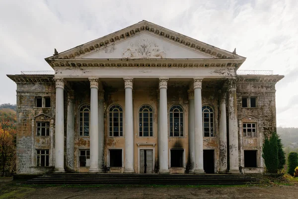 Stary Opuszczony Teatr Dagva Gruzja — Zdjęcie stockowe