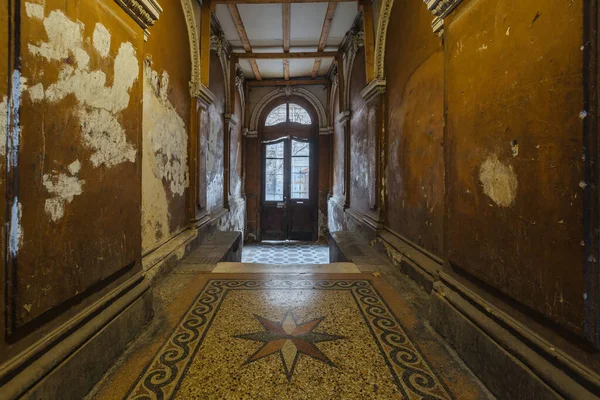 Entrance Hall Old Abandoned Mansion — 스톡 사진