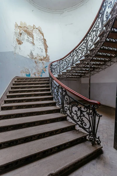 Vintage Forged Cast Iron Spiral Staircase Old Mansion — Stock Photo, Image