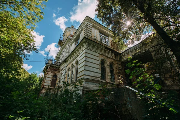 Old Overgrown Abandonado Philippov Mansion Região Moscou Rússia — Fotografia de Stock