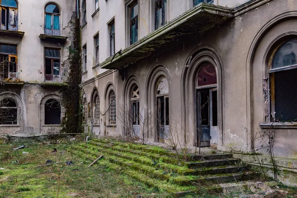 Egy Elhagyatott Elhagyatott Ház Elveszett Szellemvárosban — Stock Fotó