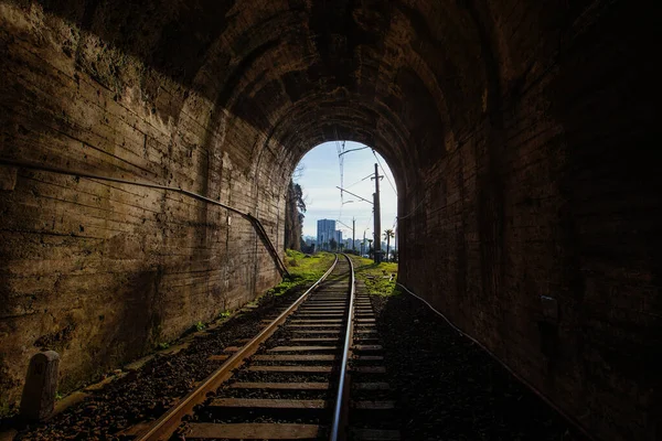 Luz Final Del Túnel Ferroviario —  Fotos de Stock