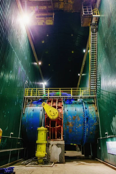 Tubo Grande Con Sistema Regulación Agua Central Hidroeléctrica — Foto de Stock